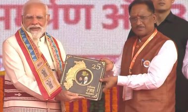 प्रधानमंत्री श्री नरेंद्र मोदी ने  'कॉफ़ी टेबल बुक’ का किया विमोचन:छत्तीसगढ़ की विकास यात्रा और ‘मोदी की गारंटी’ का दस्तावेज़